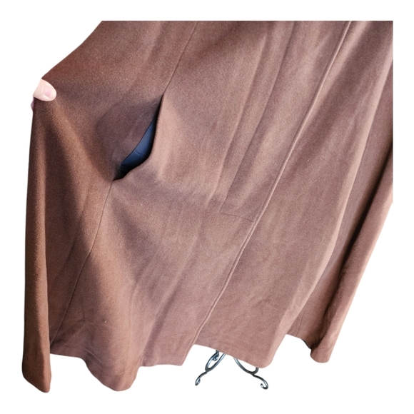 Vintage Charles Klein Brown 100% Coat with Black Velvet Trim and Button - Picture 7 of 15